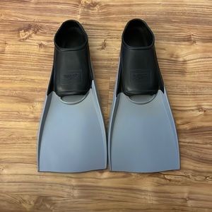 Speedo Black & Gray Short Blade Swim Fins